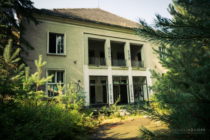 Lost Places - Eingang vom Kulturhaus