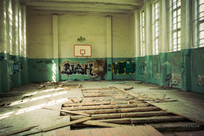 Lost Places - Die Turnhalle in der Schule