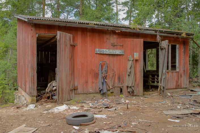 Lost Places - alte Holzhütte von dem alten Besitzer des autofriedhofes